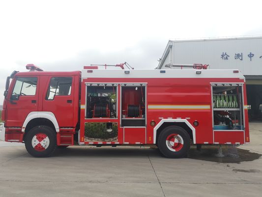 SINOTRUK 375HP Dry Powder Fire Truck 6x4 With 2000kg Powder Capacity