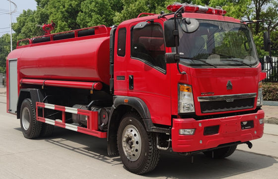 HOWO 118KW Fire Fighting Water Truck 6 Wheeled 8 Ton Multifunctional