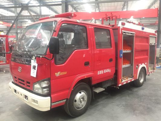 ماشین آتش نشانی مخزن آب رنگ قرمز ایسوزو 2000 کیلوگرم ظرفیت EURO 6