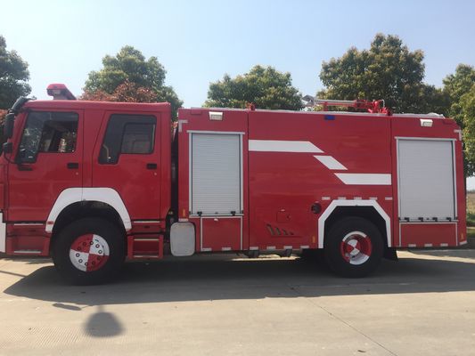ماشین آتش نشانی فوم آب Sinotruk 8000L با دو کابین چند منظوره